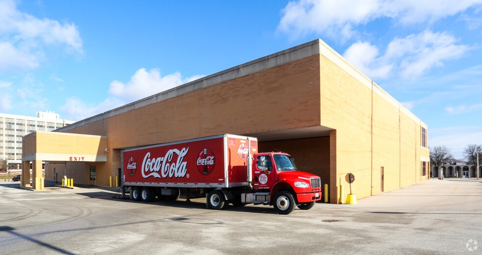 More Photos Of 2265-2275 N Mayfair Rd, Milwaukee General Retail For Sale