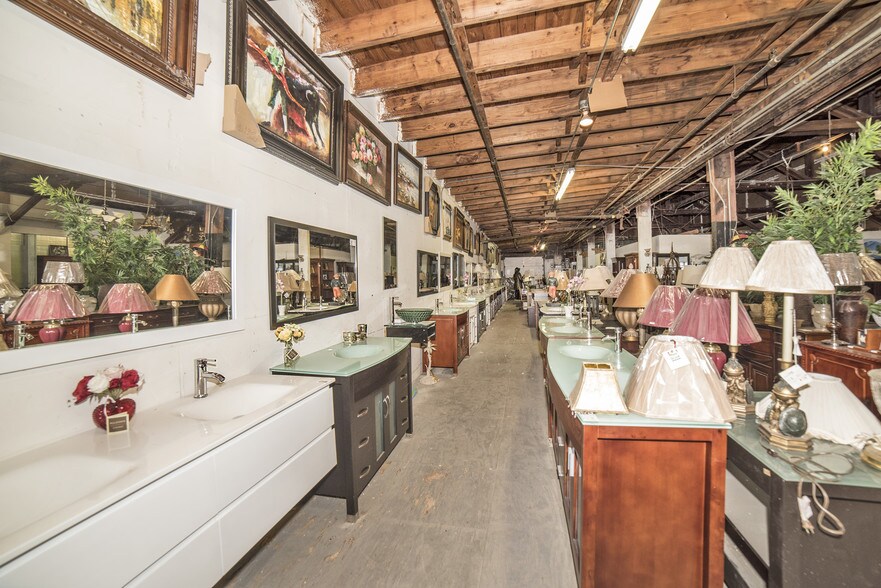 More Photos Of 4214 W Virginia Ave, Tampa Warehouse For Lease