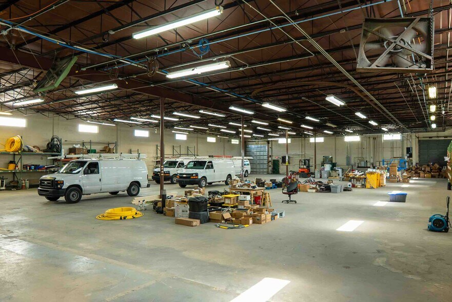 More Photos Of 500 W 84th St, Hialeah Warehouse For Sale