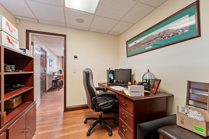 More Photos Of 5555 Us-60 E, Huntington Office For Sale