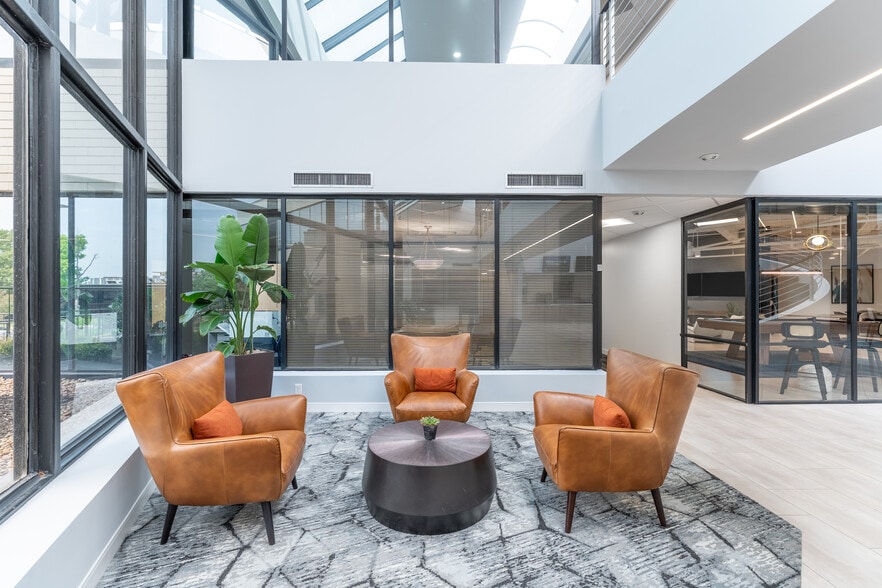 More Photos Of 6600 Lyndon B Johnson Fwy, Dallas Office For Lease