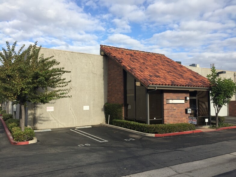 More Photos Of 245 Fischer Ave, Costa Mesa Light Manufacturing For Lease