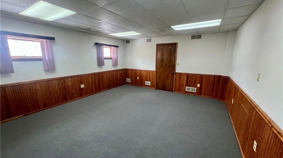 More Photos Of 438 Line Ave, Ellwood City Office For Sale