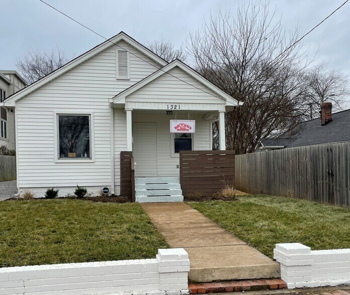 More Photos Of 1321 3rd Ave N, Nashville Office Residential For Sale