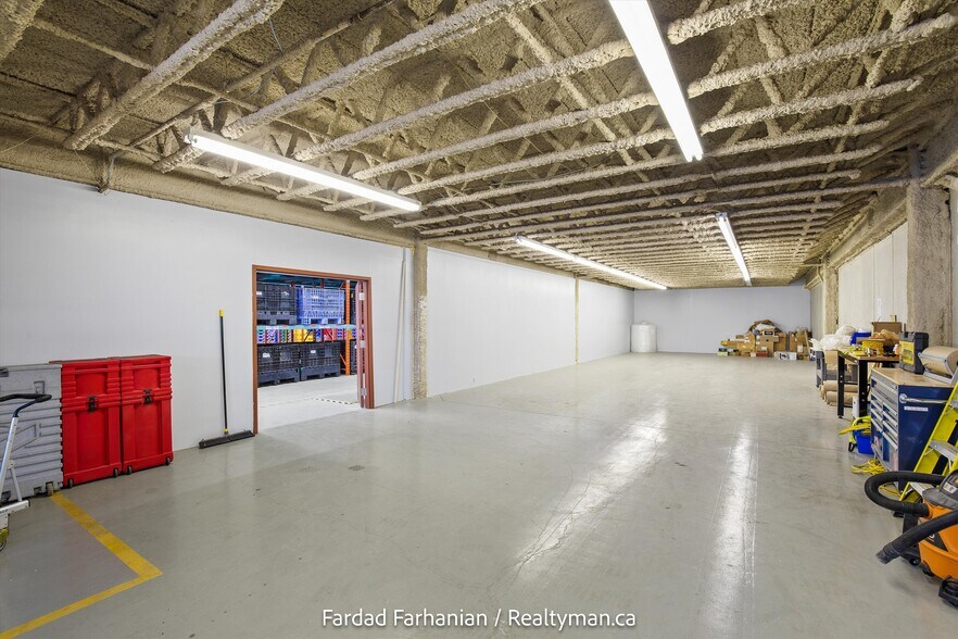 More Photos Of 42 Cardico Dr, Whitchurch-Stouffville Warehouse For Sale