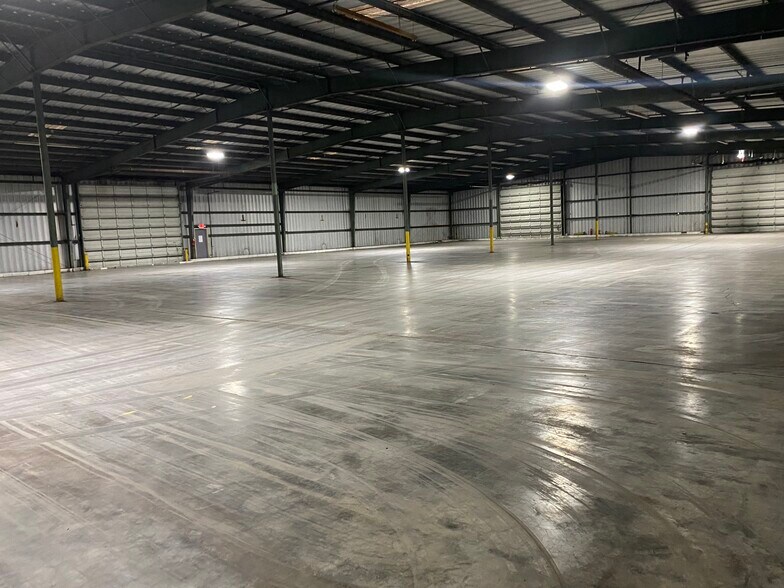 More Photos Of 451 North Dr, Hopkinsville Warehouse For Lease