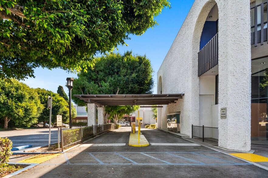 More Photos Of 300 S Mills Rd, Ventura Bank For Sale