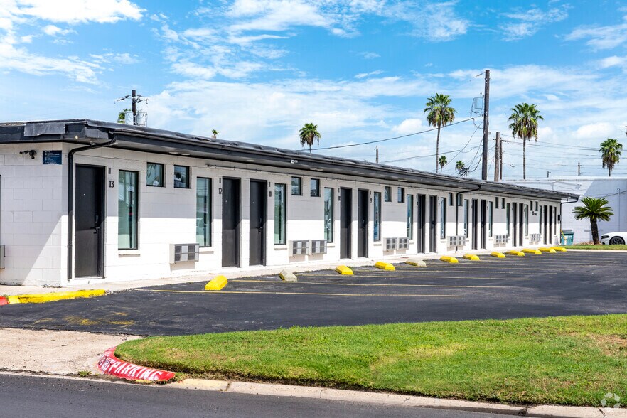 Primary Photo Of 120 S 4th St, McAllen Apartments For Sale