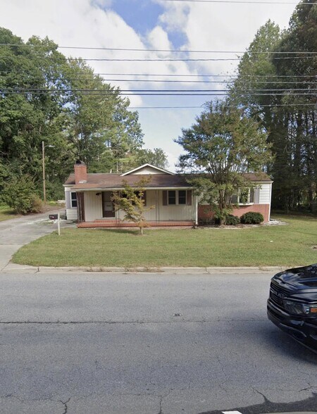 Primary Photo Of 404 Upward Rd, East Flat Rock Office Residential For Lease