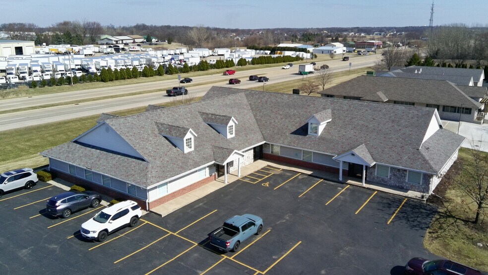 More Photos Of 4517 Woodgate Dr, Janesville Office For Lease