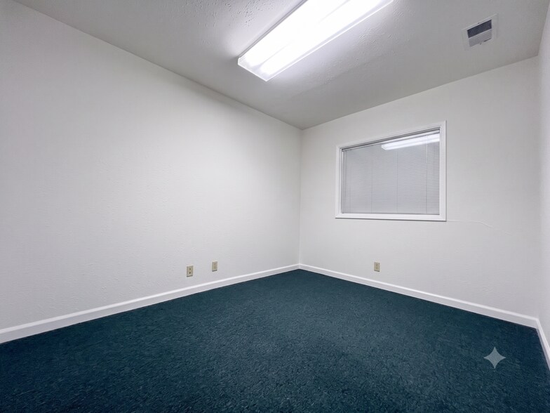 More Photos Of 1616 Alhambra Ave, Martinez Storefront For Lease