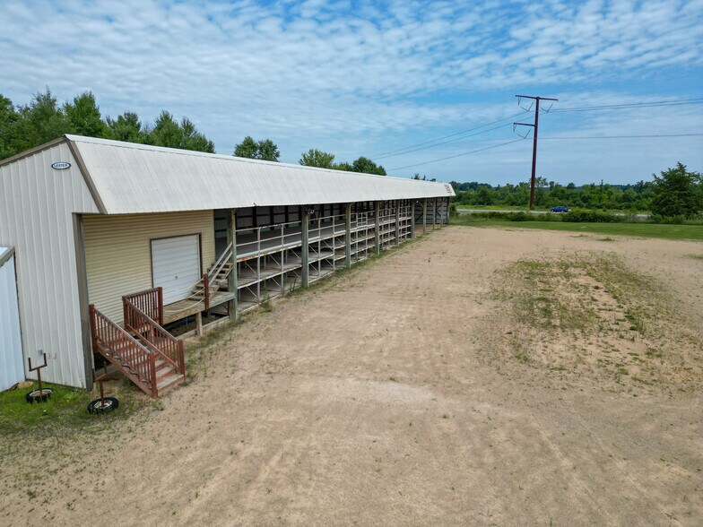 More Photos Of 804 N Union St, Mauston Freestanding For Lease