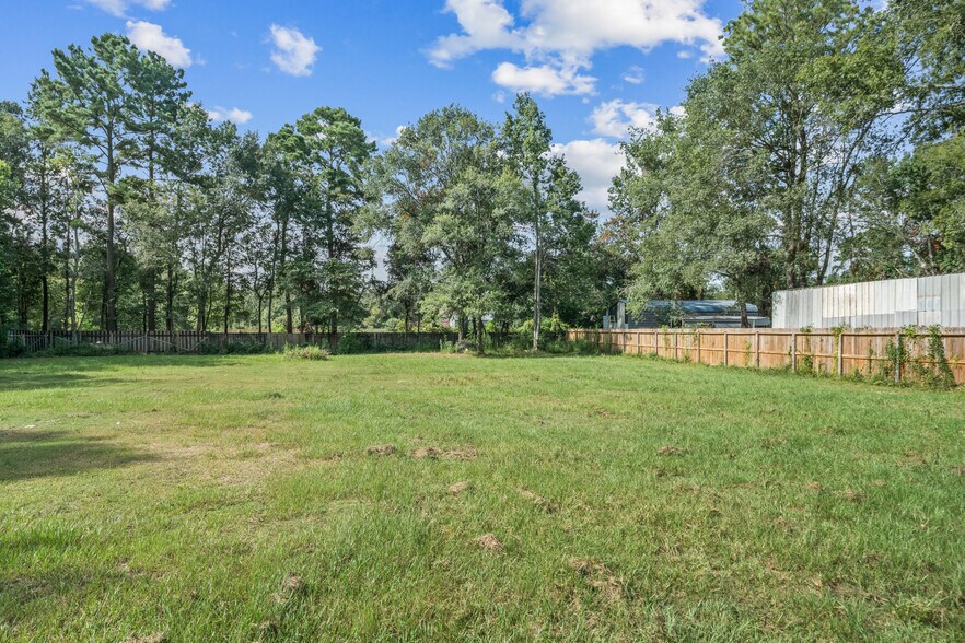 More Photos Of 19962 Lowe Ln, New Caney Manufacturing For Sale