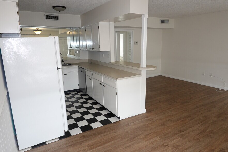 More Photos Of 2887 S Osceola Ave, Orlando Office For Sale