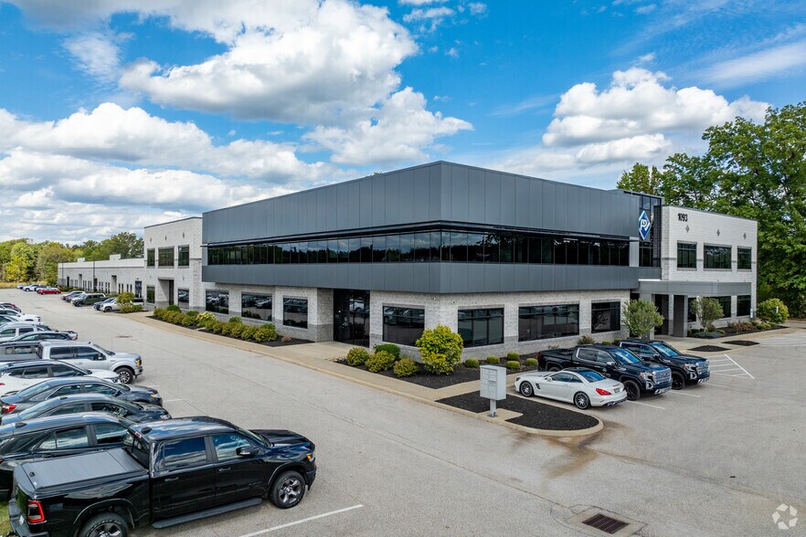 More Photos Of 1093 Medina Rd, Medina Office For Lease