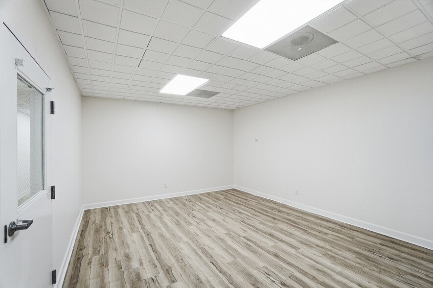More Photos Of 1550 Magnolia Dr, Cincinnati Warehouse For Lease