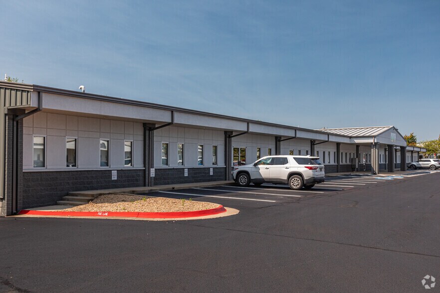 More Photos Of 2701 SE Otis Corley Dr, Bentonville Unknown For Lease