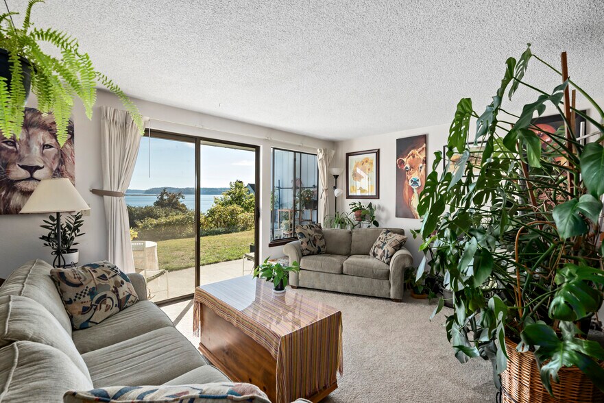 More Photos Of 1475 SE 9th Ave, Oak Harbor Apartments For Sale