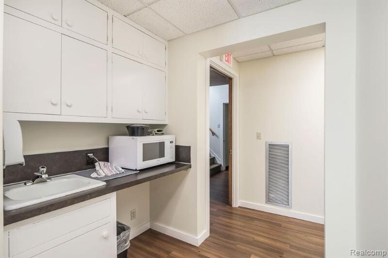 More Photos Of 925 N Michigan Ave, Saginaw Medical For Sale
