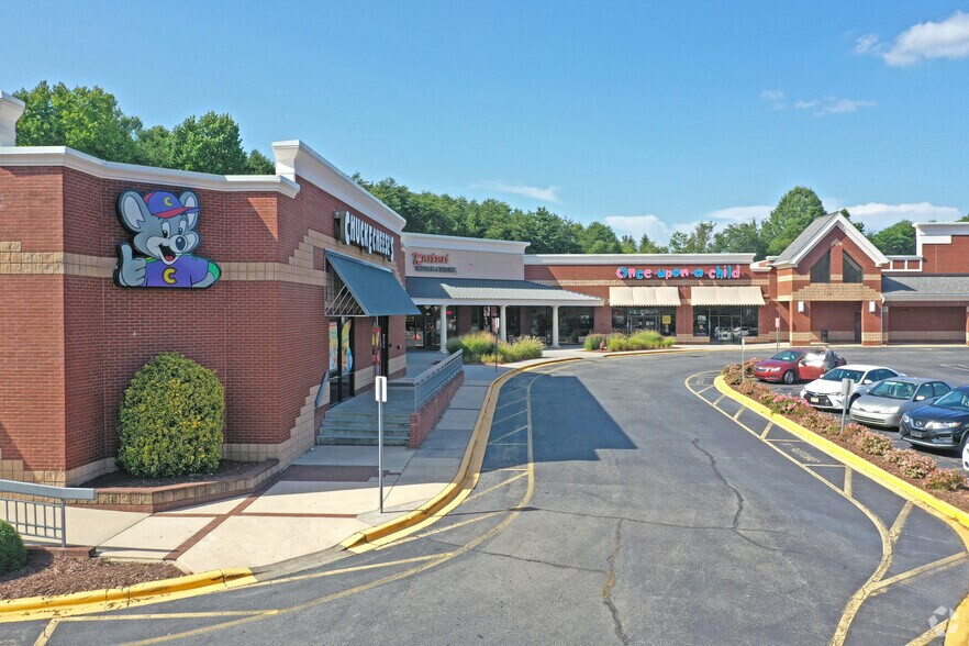 More Photos Of 500-692 Hanes Mall Blvd, Winston-Salem Unknown For Lease