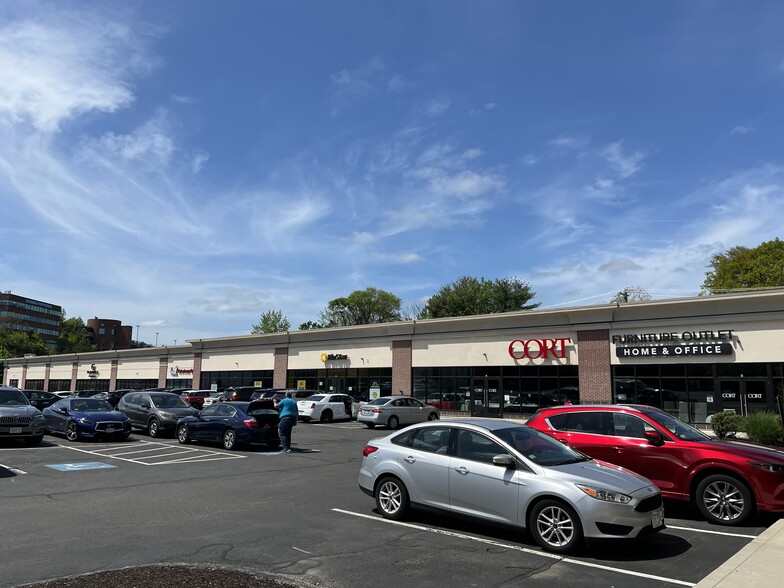 Primary Photo Of 880 Broadway, Saugus Storefront For Lease