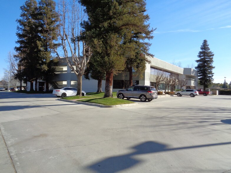More Photos Of 5329 Office Center Ct, Bakersfield Medical For Sale