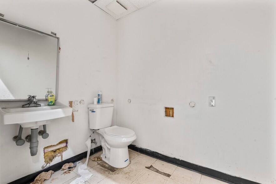 More Photos Of , Bristol General Retail For Sale