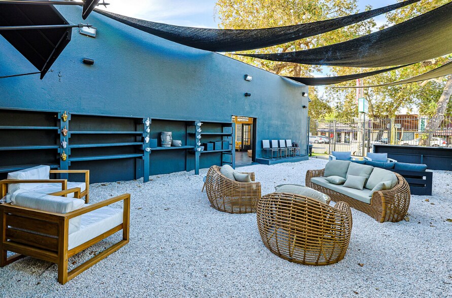 More Photos Of 3154 Los Feliz Blvd, Los Angeles Storefront For Sale