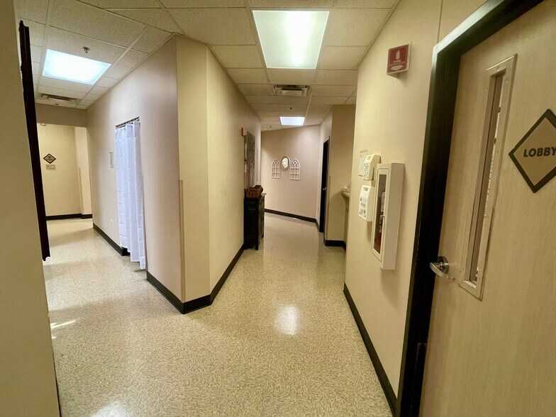 More Photos Of 5045 Old Hickory Blvd, Hermitage Medical For Lease