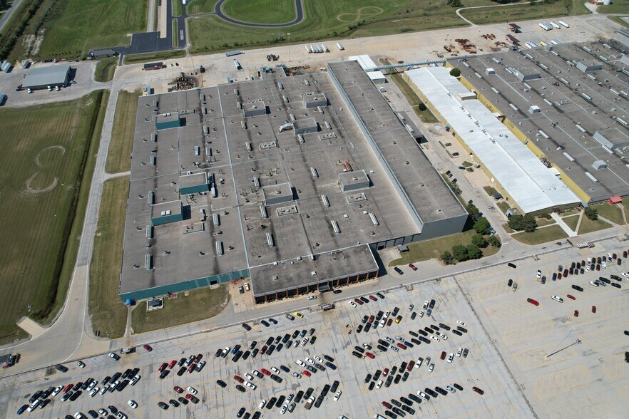 More Photos Of 3900 E Holland Rd, Saginaw Manufacturing For Sale