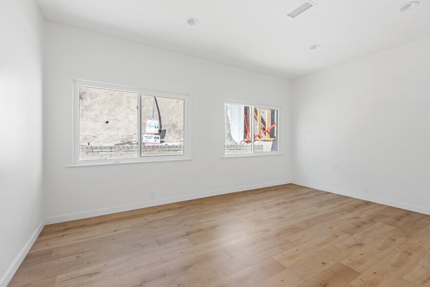 More Photos Of 8519-8527 W Sunset Blvd, West Hollywood Storefront Retail Office For Lease