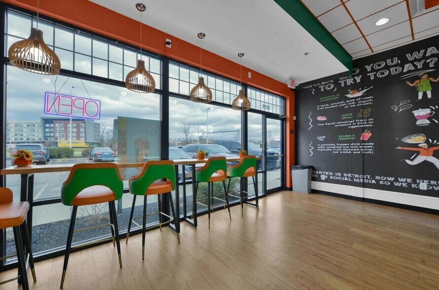 More Photos Of 2017-2035 Polaris Pky, Columbus Storefront For Lease