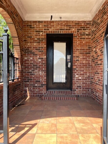 Primary Photo Of 530 N Washington St, Jacksonville Office For Lease