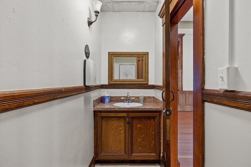More Photos Of 909 Jefferson St, Red Bluff Specialty For Sale