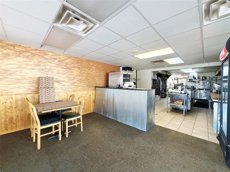More Photos Of 613 E La Salle Ave, Barron Restaurant For Sale