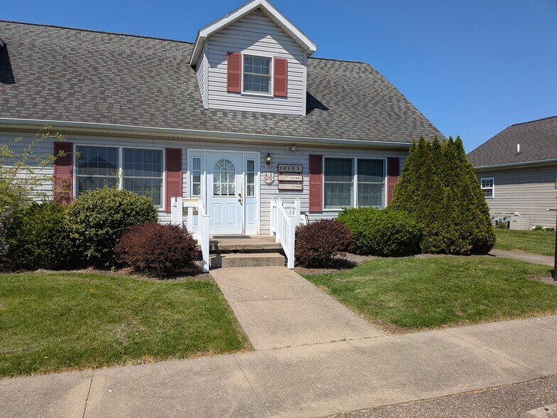 Primary Photo Of 380 Browns Ln, Coshocton Office For Lease