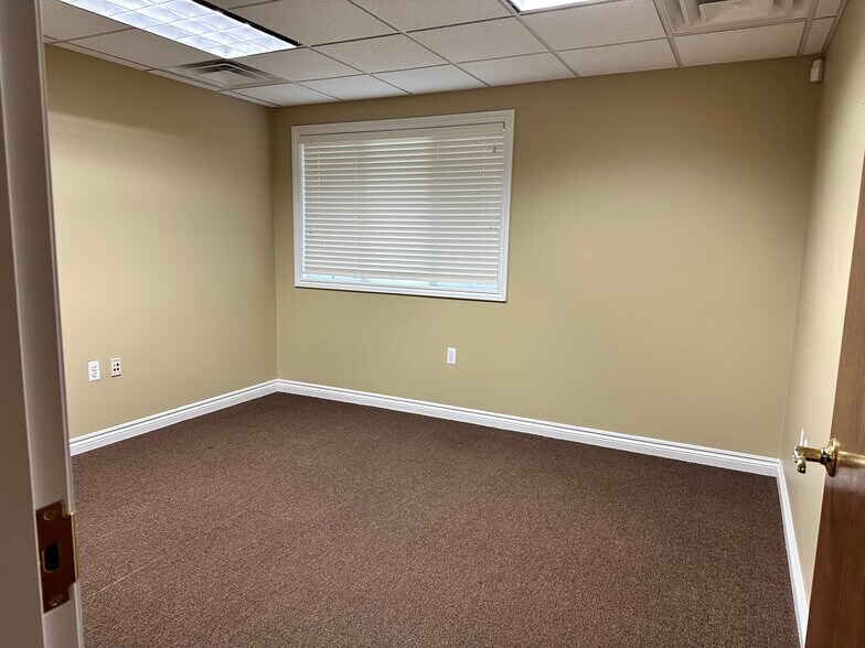 More Photos Of 38770 Garfield Rd, Clinton Township Medical For Lease