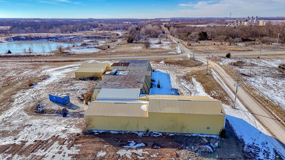 More Photos Of 1292 SW 125th Rd, Holden Light Manufacturing For Sale
