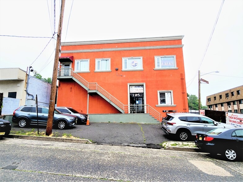 More Photos Of 125 E Columbia Ave, Palisades Park Storefront Retail Office For Sale