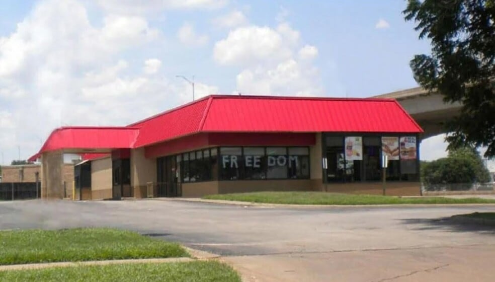 Primary Photo Of 1304 Broad St, Wichita Falls Fast Food For Sale