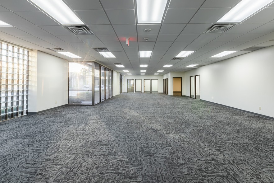 More Photos Of 2155 Chenault Dr, Carrollton Unknown For Lease