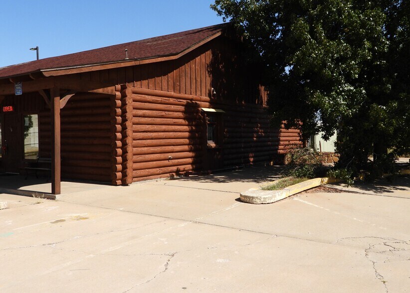 More Photos Of 2424 Williams Ave, Woodward General Retail For Sale