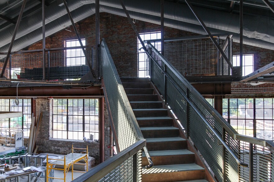 More Photos Of 500 E Davie St, Raleigh Restaurant For Lease