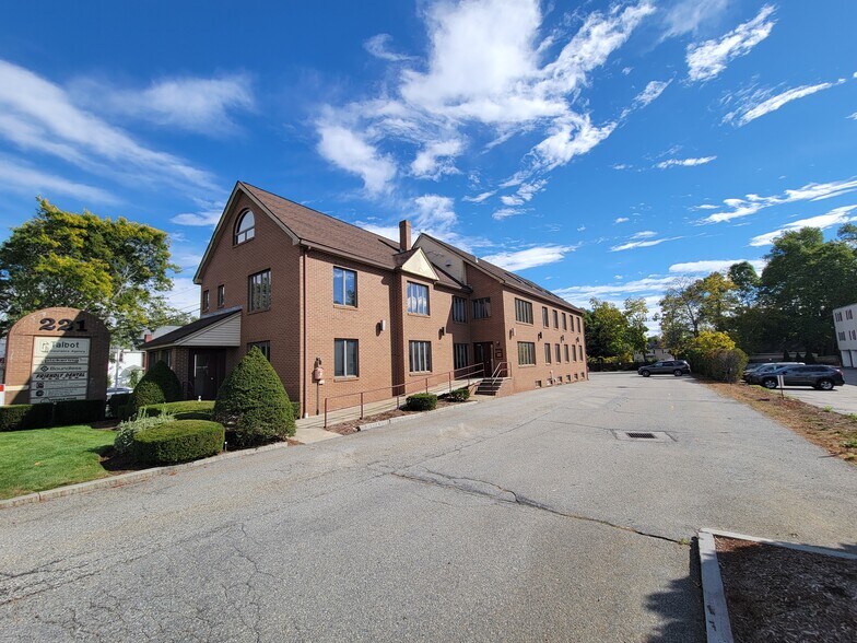 Primary Photo Of 221 Chelmsford St, Chelmsford Office For Lease