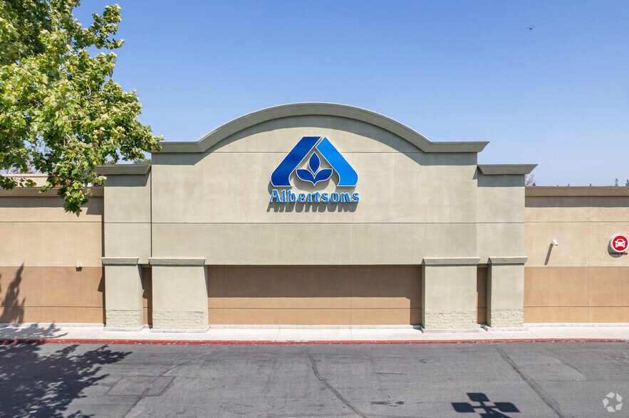 More Photos Of 1930-1956 N Placentia Ave, Fullerton Freestanding For Lease