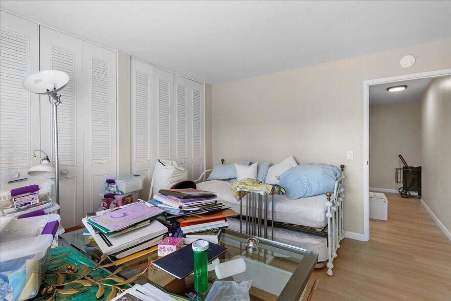 More Photos Of 561 Oakland Ave, Oakland Apartments For Sale