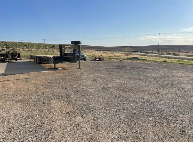 More Photos Of 523 Business Parkway rd, Falls City Manufacturing For Sale