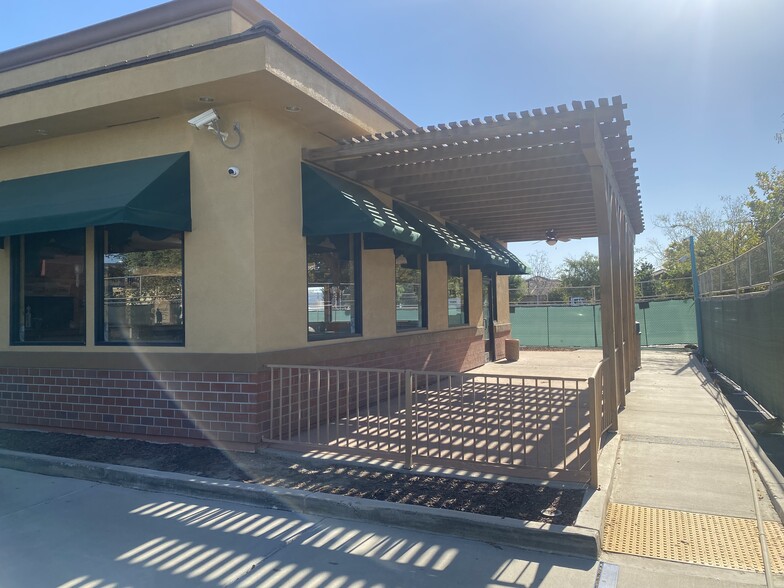 More Photos Of 4920 Gosford Rd, Bakersfield Fast Food For Sale