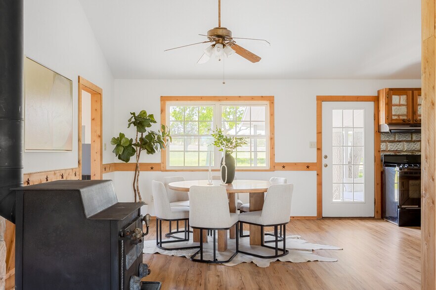 More Photos Of 9695 US-290 Hwy, Hye Land For Sale