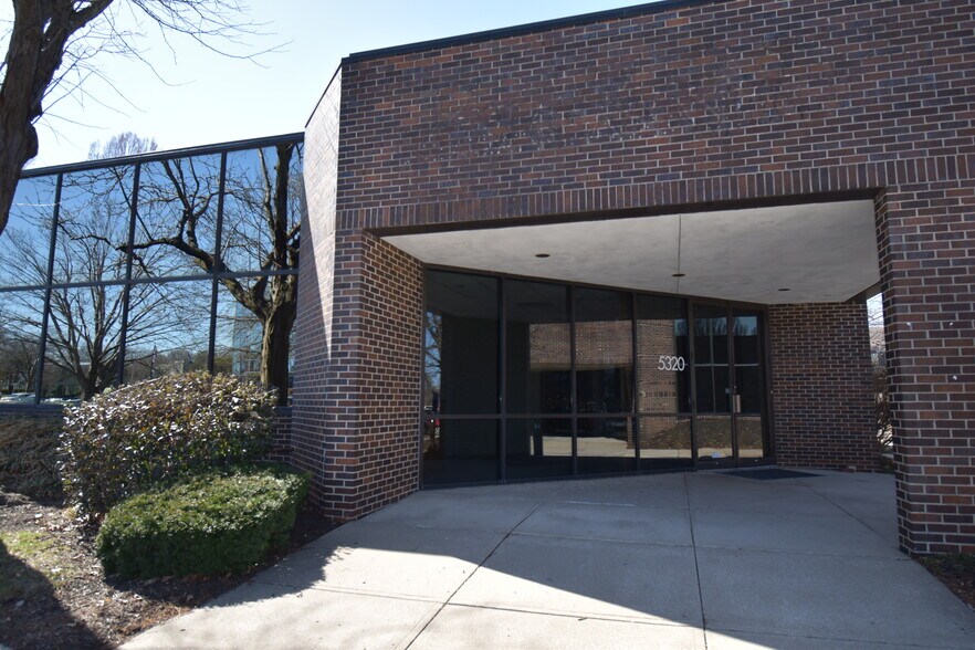 More Photos Of 5320 College Blvd, Overland Park Medical For Sale